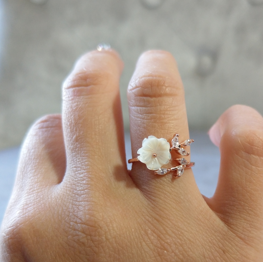 💎NEW💎 GOLD PLATED CHERRY BLOSSOM  RING - Picture 3 of 13